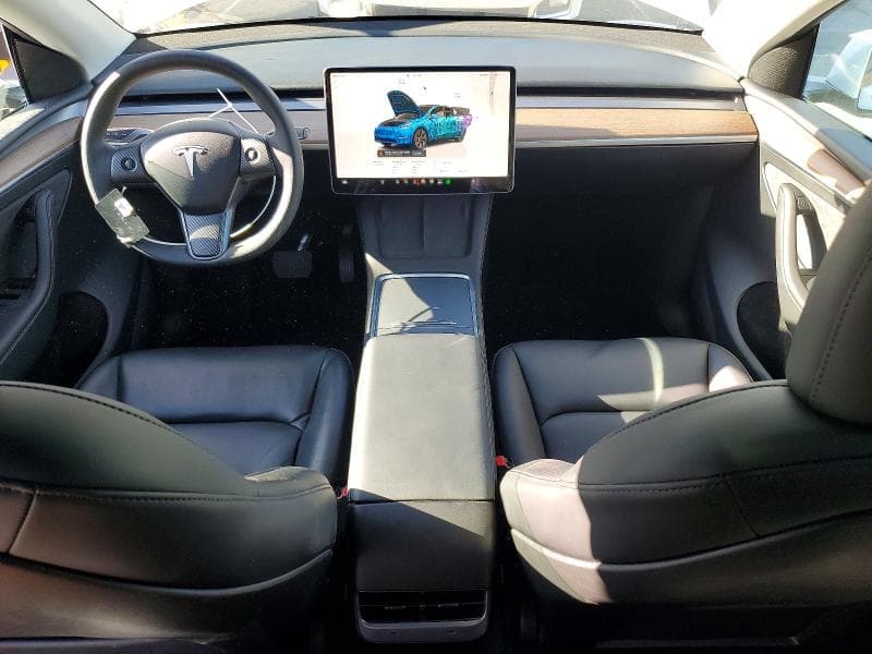 2024 TESLA MODEL Y 8