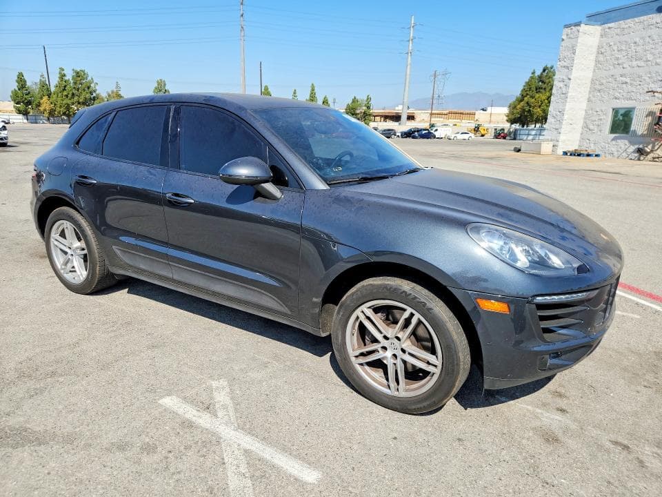 2017 PORSCHE MACAN 4