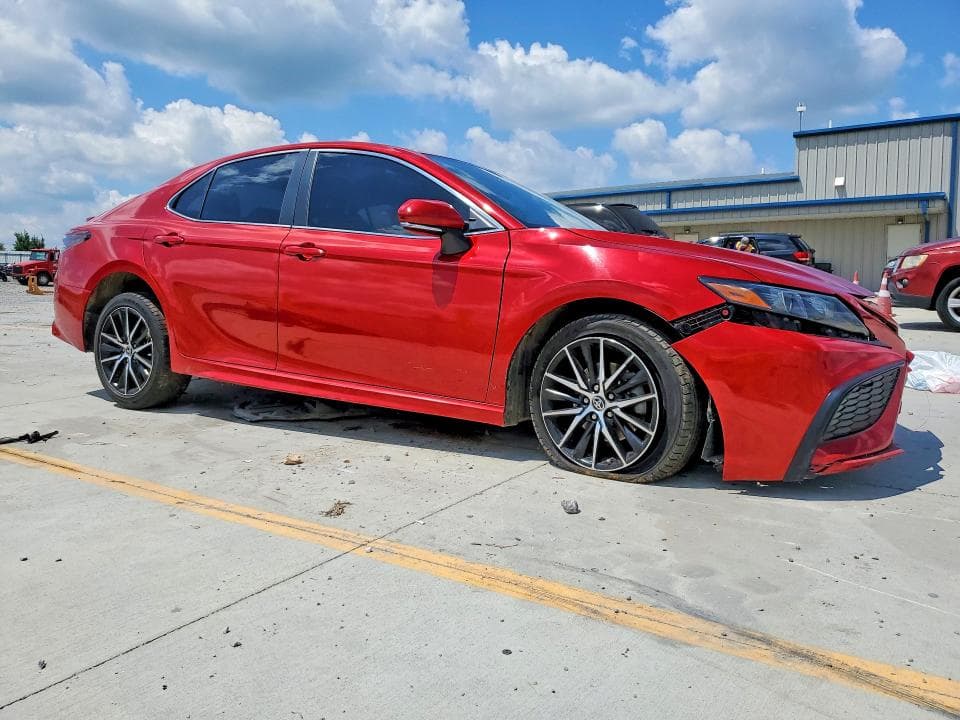 2022 TOYOTA CAMRY SE 4