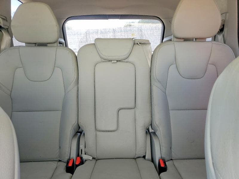 2020 VOLVO XC90 T6 MOMENTUM 10
