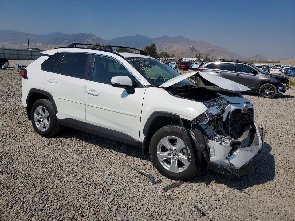 2021 TOYOTA RAV4 XLE 4