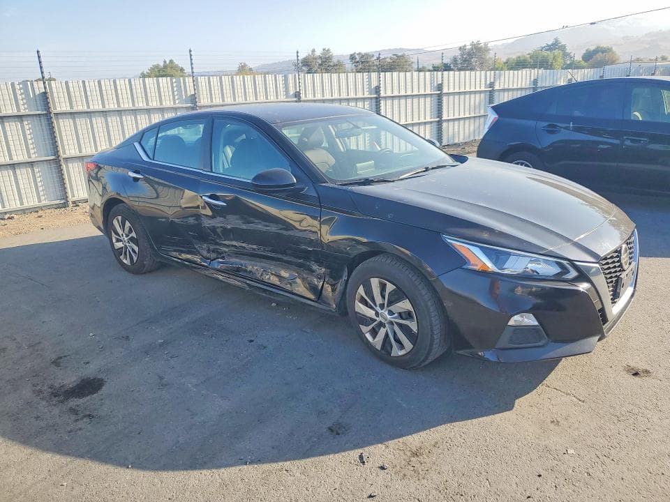2019 NISSAN ALTIMA S 4