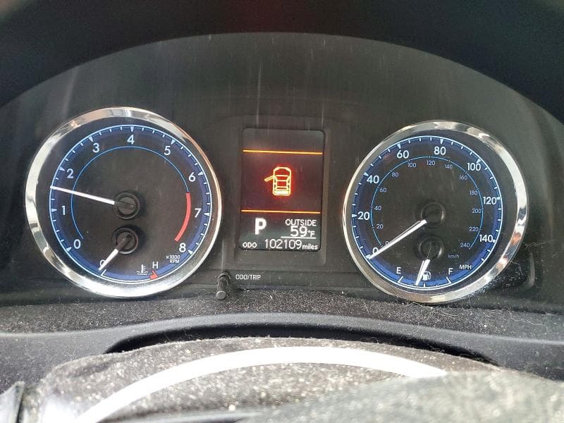 2018 TOYOTA COROLLA LE 9