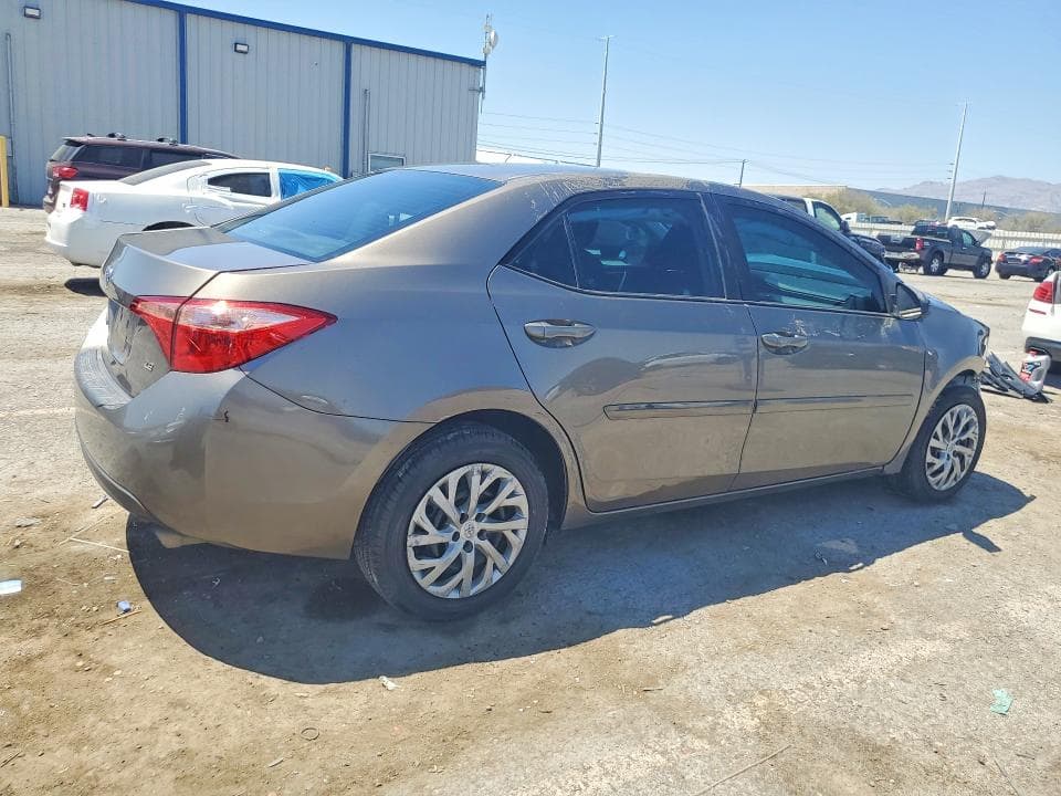 2018 TOYOTA COROLLA LE 3