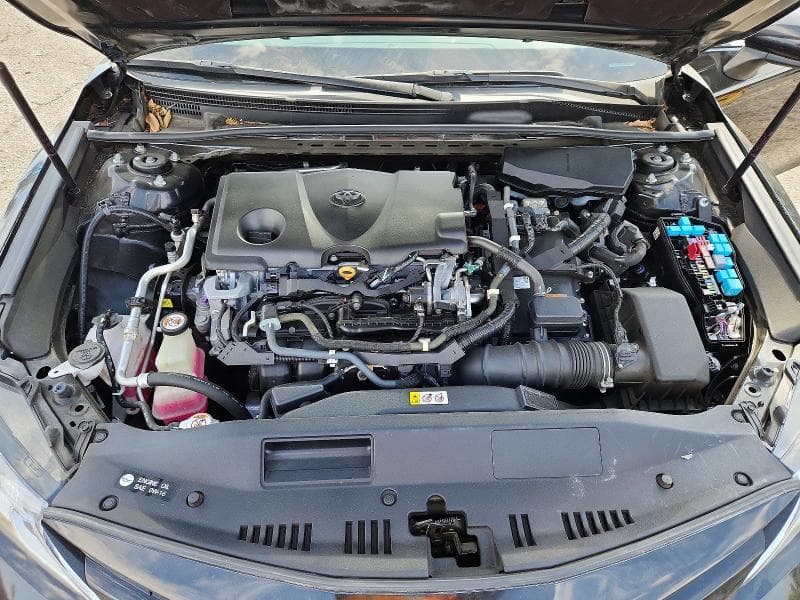 2019 TOYOTA CAMRY LE 11