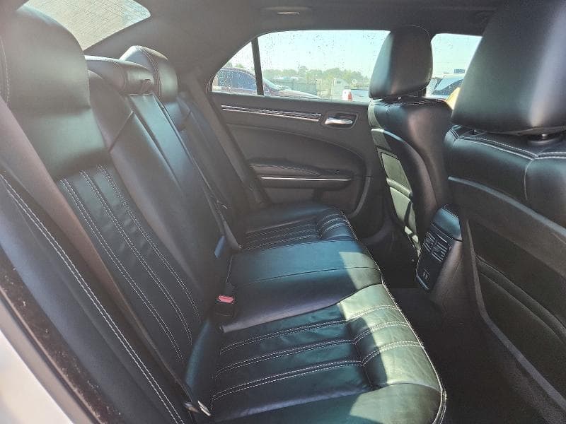 2020 CHRYSLER 300 S 10