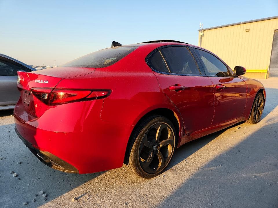 2017 ALFA ROMEO GIULIA Q4 3