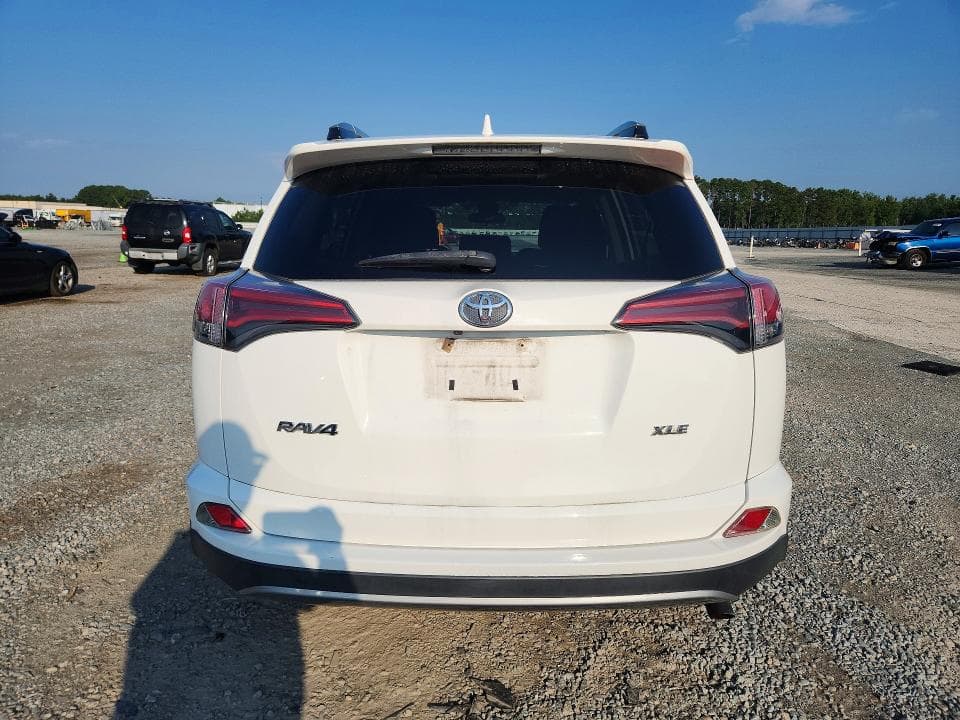 2018 TOYOTA RAV4 XLE 6