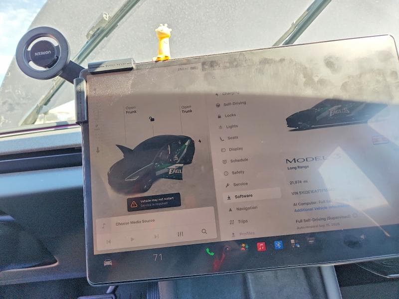 2026 TESLA MODEL 3 9