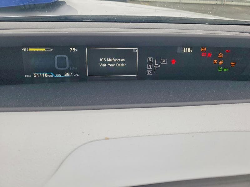 2017 TOYOTA PRIUS TWO 9