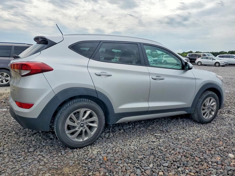 2017 HYUNDAI TUCSON SE 3
