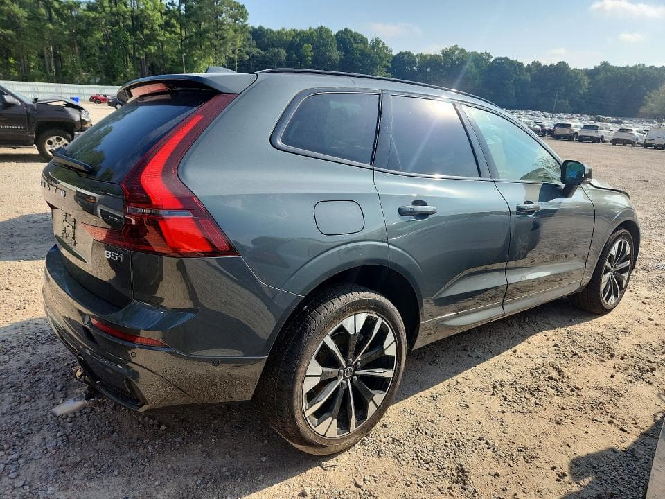 2026 VOLVO XC60 PLUS 3