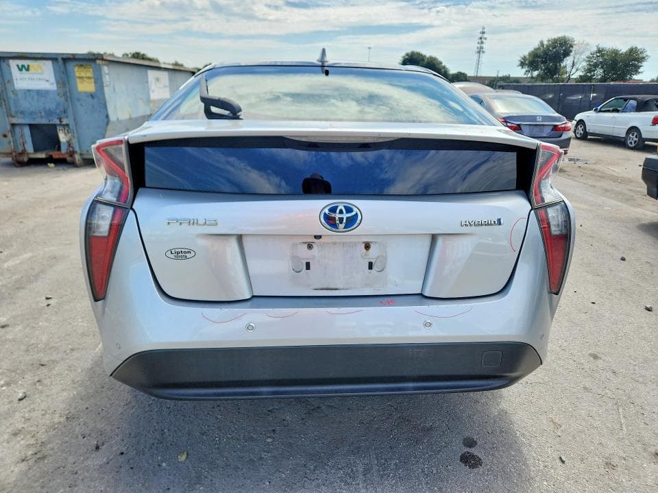 2017 TOYOTA PRIUS TWO 6