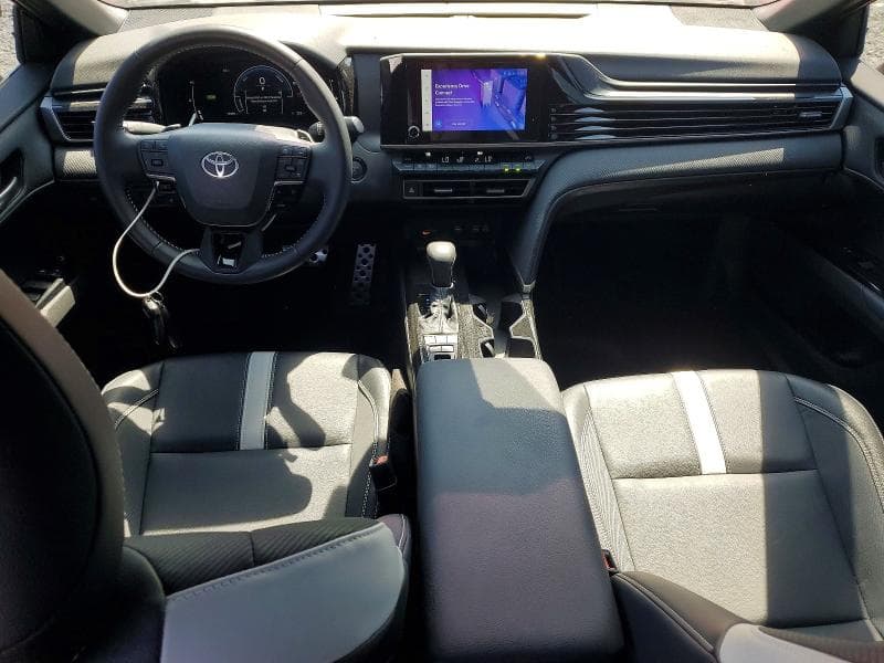 2025 TOYOTA CAMRY SE 8