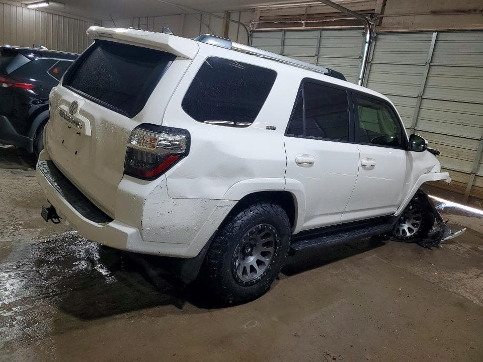 2020 TOYOTA 4RUNNER SR5 3