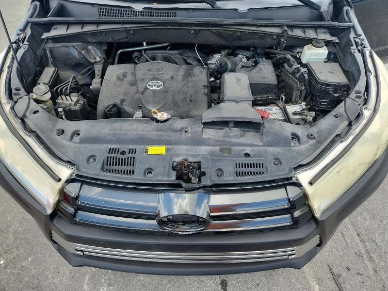 2018 TOYOTA HIGHLANDER XLE 12