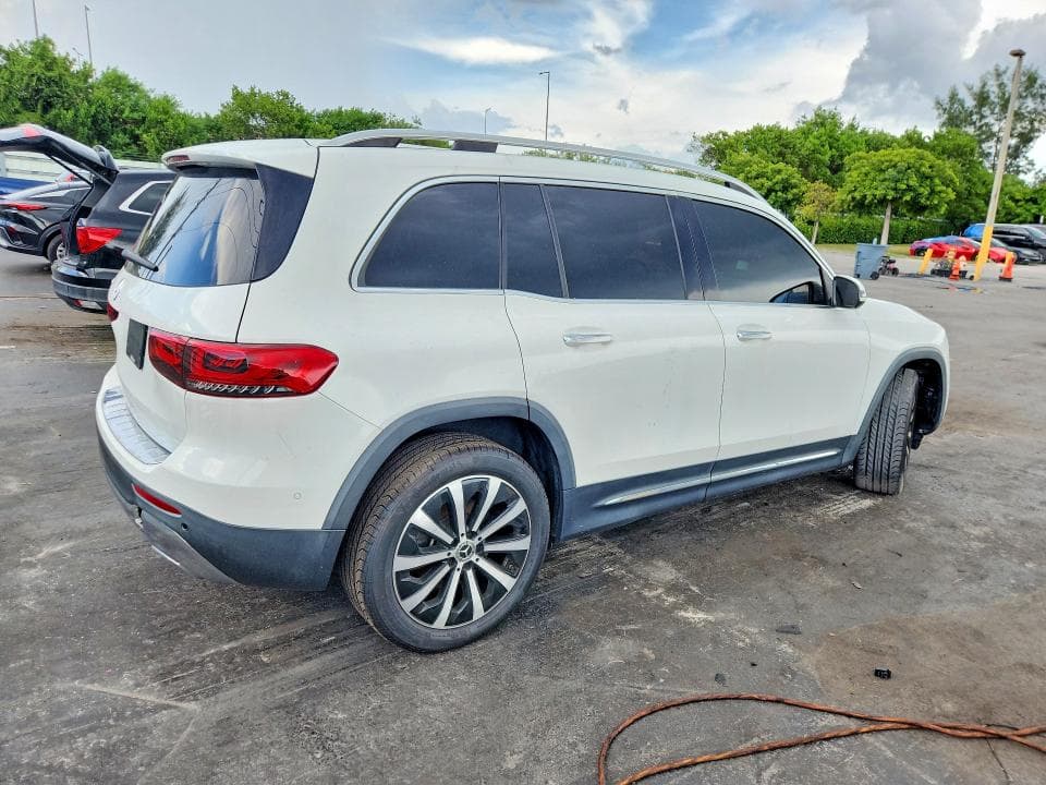 2021 MERCEDES-BENZ GLB 250 3