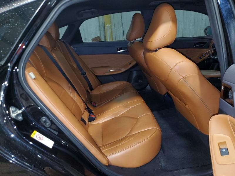 2019 TOYOTA AVALON LIMITED 10