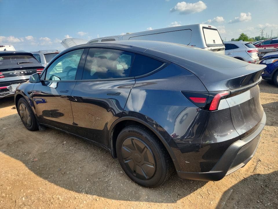 2026 TESLA MODEL Y 2