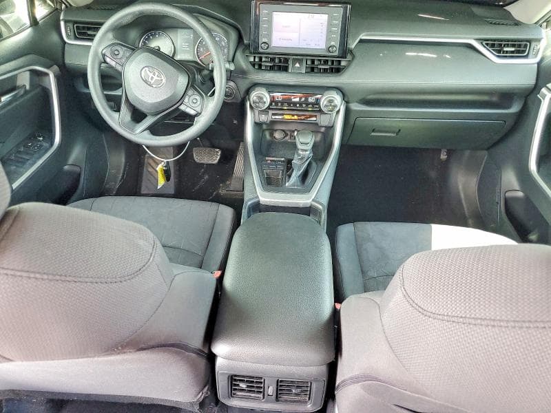 2019 TOYOTA RAV4 XLE 8