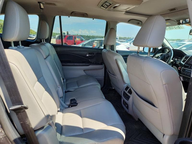 2017 HONDA PILOT TOURING 11