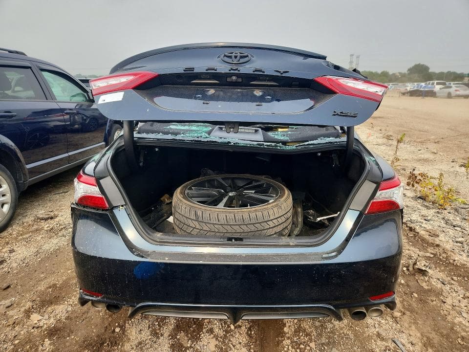 2020 TOYOTA CAMRY XSE 6