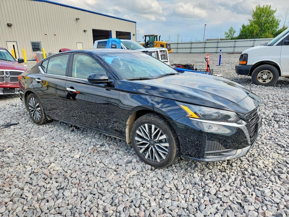 2024 NISSAN ALTIMA SV 4