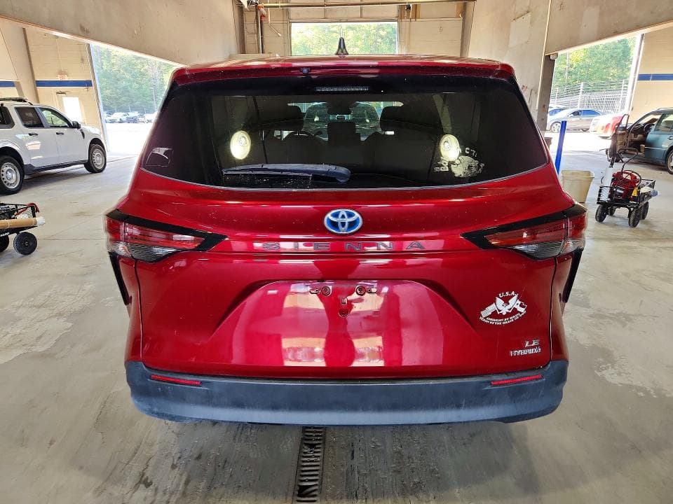 2021 TOYOTA SIENNA LE 6