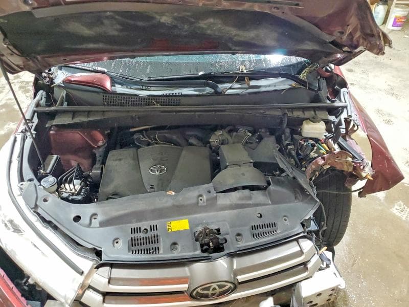 2019 TOYOTA HIGHLANDER XLE 12