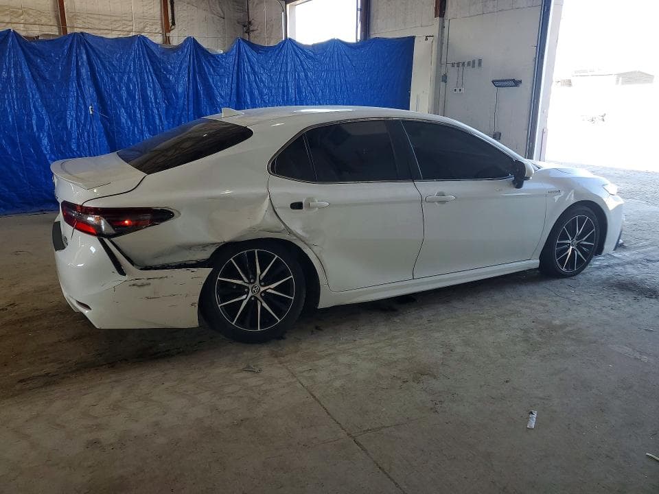 2021 TOYOTA CAMRY SE 3