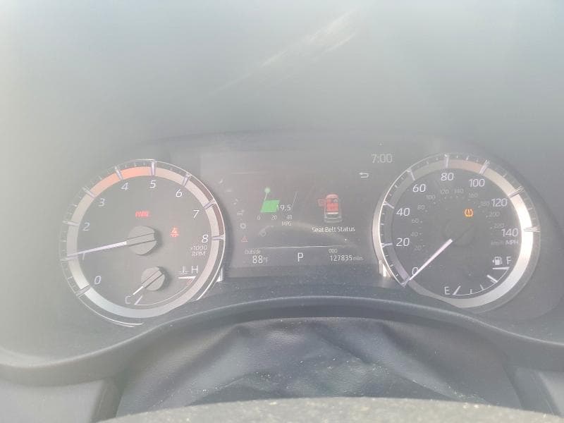 2023 TOYOTA HIGHLANDER XLE 9
