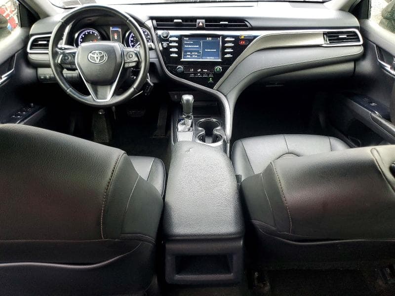 2018 TOYOTA CAMRY SE 8
