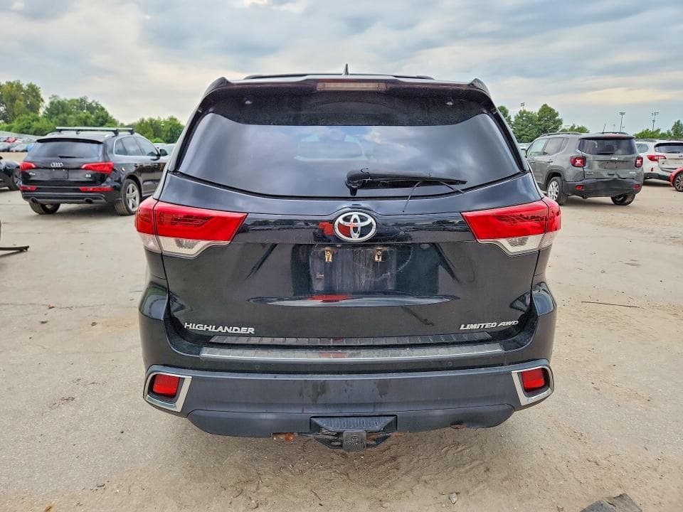2017 TOYOTA HIGHLANDER LIMITED PLATINUM 6