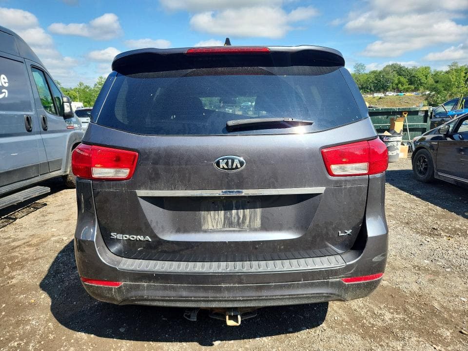 2017 KIA SEDONA LX 6