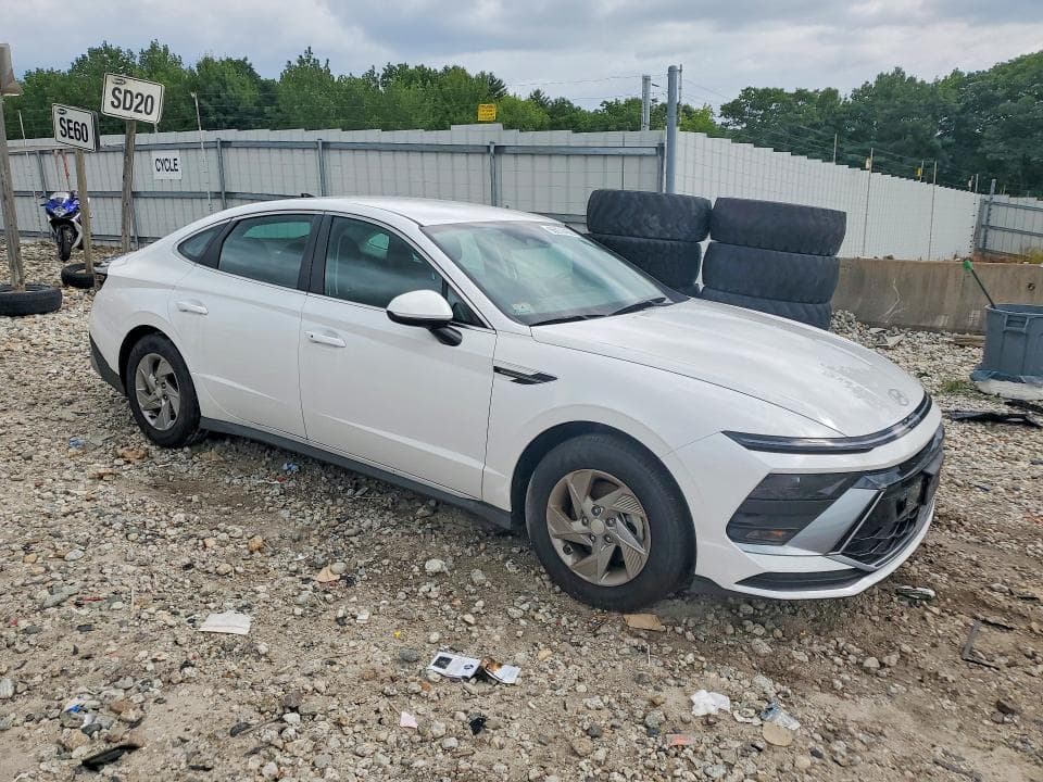 2026 HYUNDAI SONATA SE 4