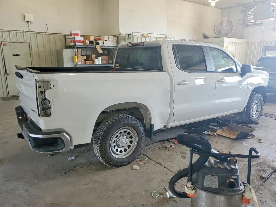 2023 CHEVROLET SILVERADO K1500 LT 3