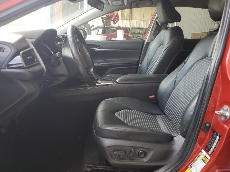 2020 TOYOTA CAMRY SE 7