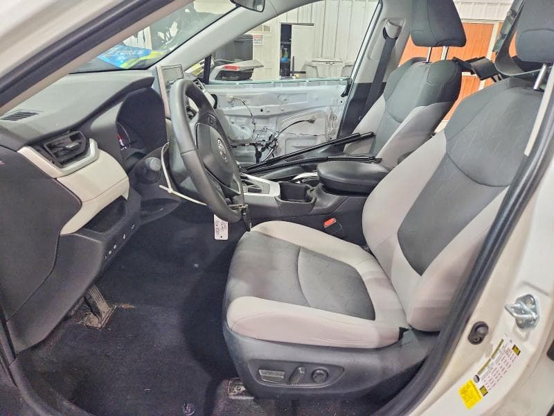 2024 TOYOTA RAV4 XLE 7