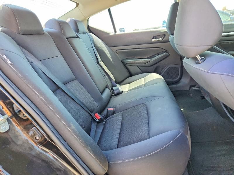 2021 NISSAN ALTIMA SV 10