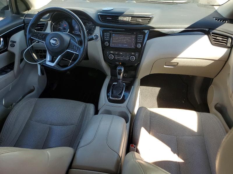 2017 NISSAN ROGUE SPORT SL 8