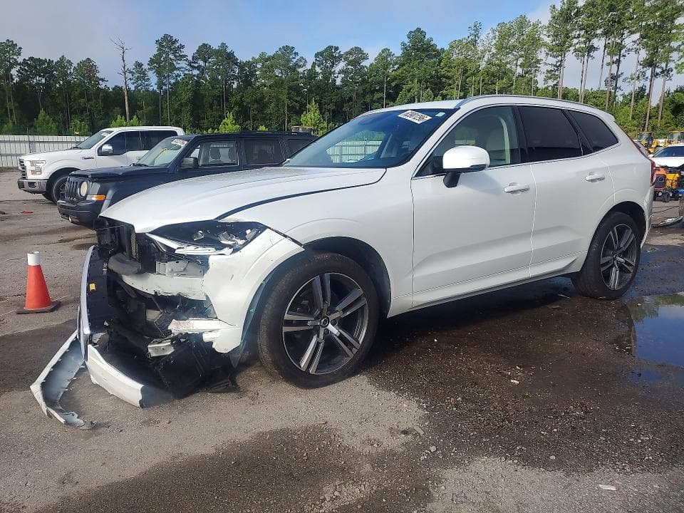 2021 VOLVO XC60 T5 MOMENTUM - 1