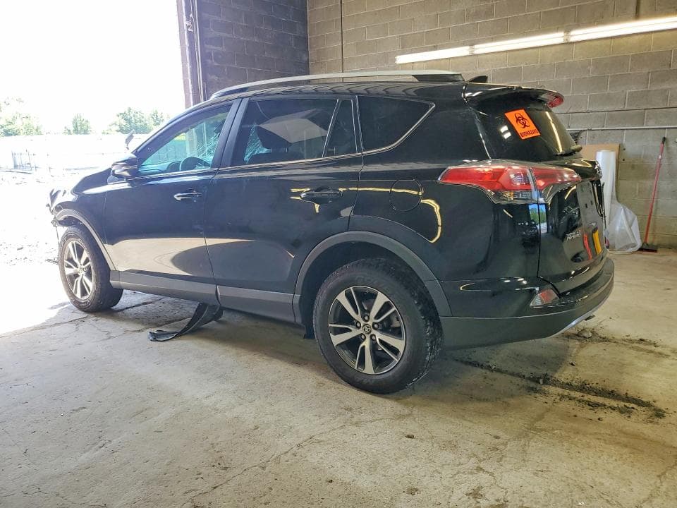 2018 TOYOTA RAV4 XLE 2