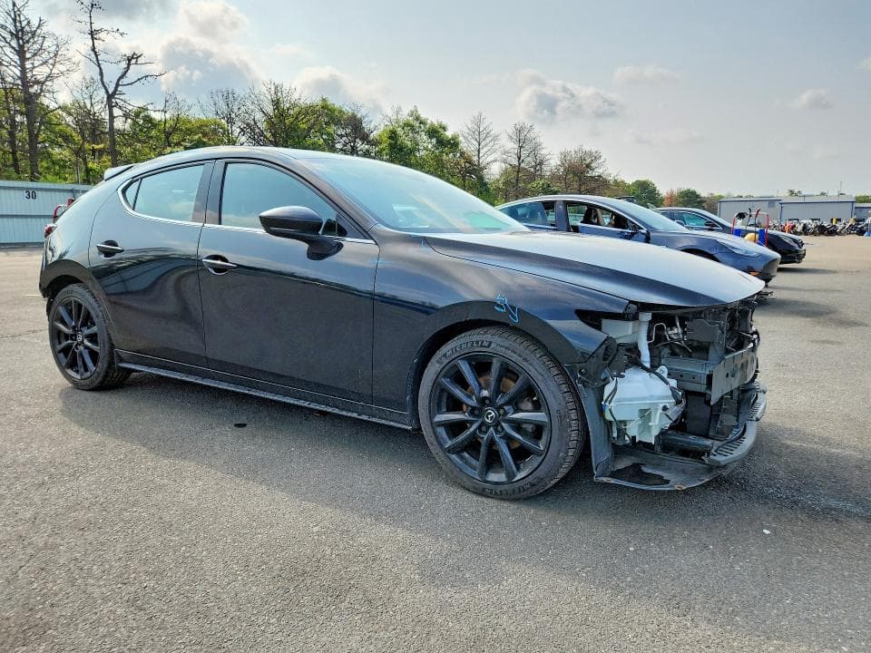 2022 MAZDA 3 PREMIUM PLUS 4