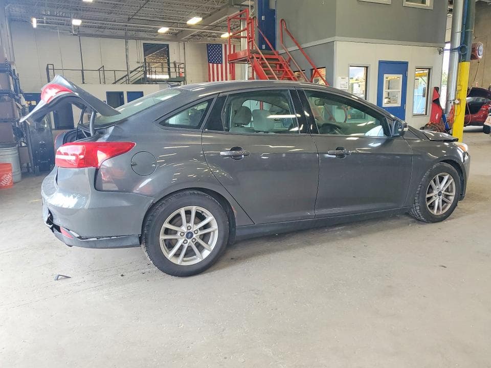 2017 FORD FOCUS SE 3