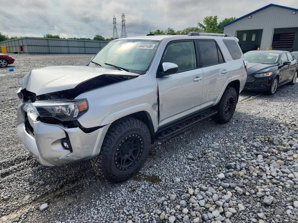 2024 TOYOTA 4RUNNER SR5 - 1