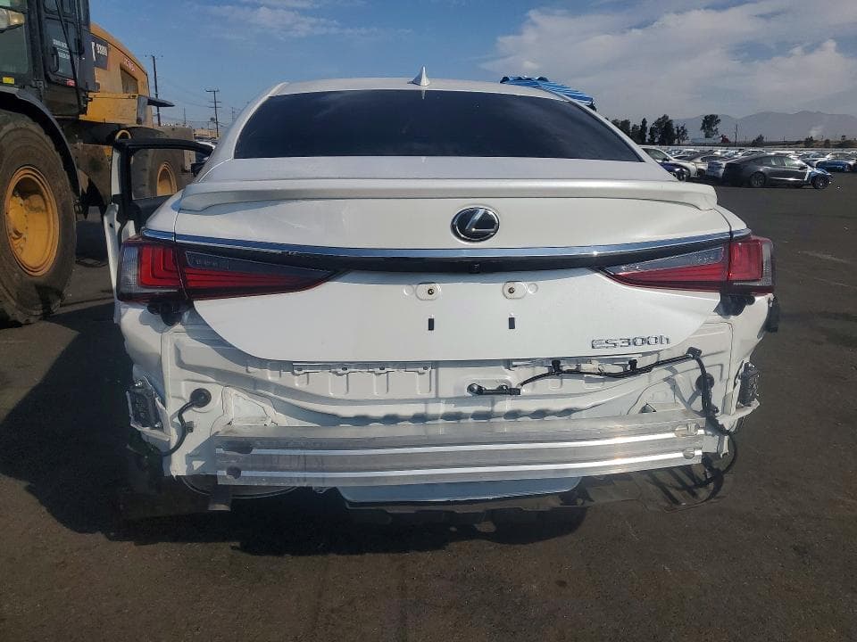 2025 LEXUS ES 300H LUXURY 6