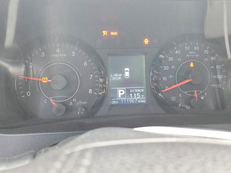 2017 TOYOTA SIENNA LE 9