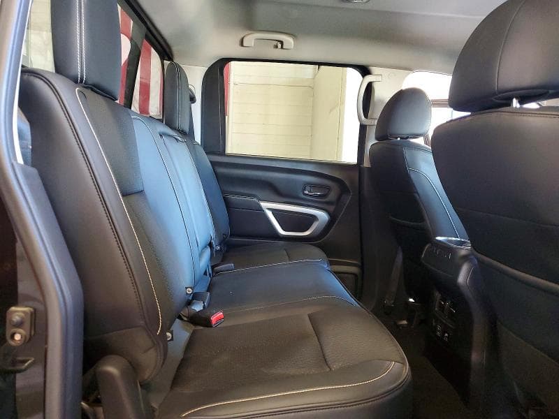 2019 NISSAN TITAN PRO-4X 10