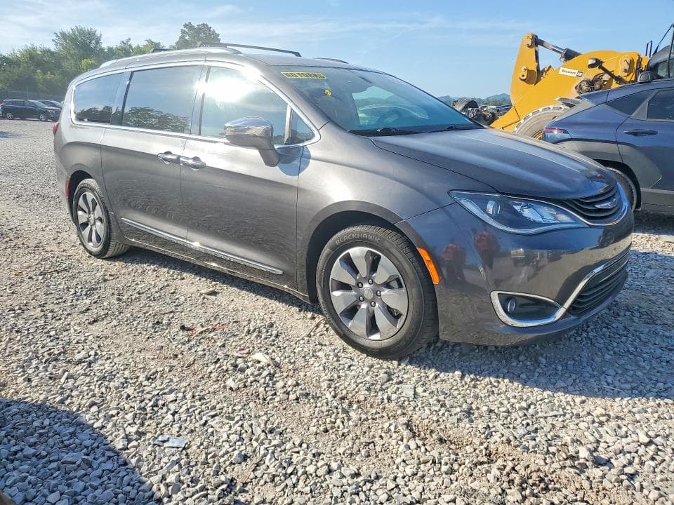 2018 CHRYSLER PACIFICA HYBRID LIMITED 4