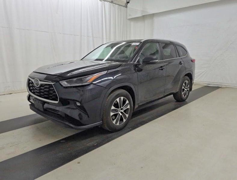 2023 TOYOTA HIGHLANDER XLE 2